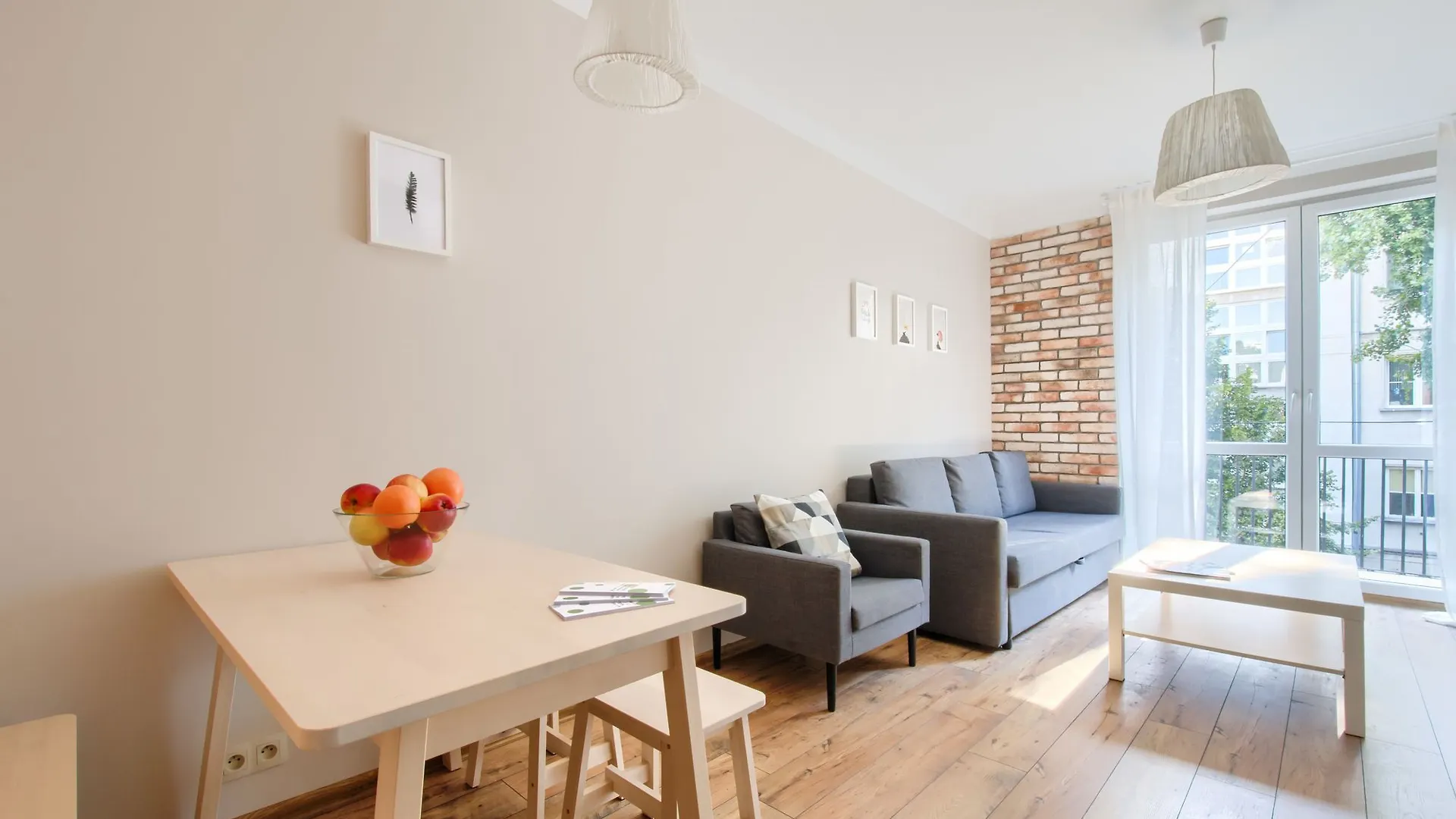 Cherry House Plac Dabrowskiego Varsovia Apartamento