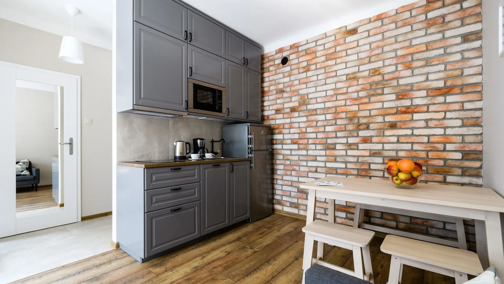 Apartamento Cherry House Plac Dabrowskiego Varsovia