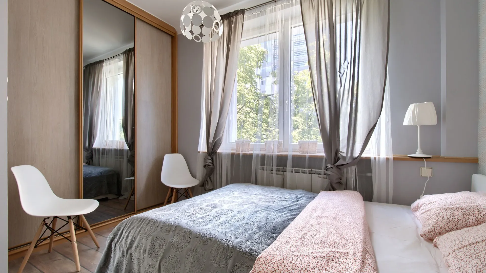 Apartamento Cherry House Plac Dabrowskiego Varsovia Polonia